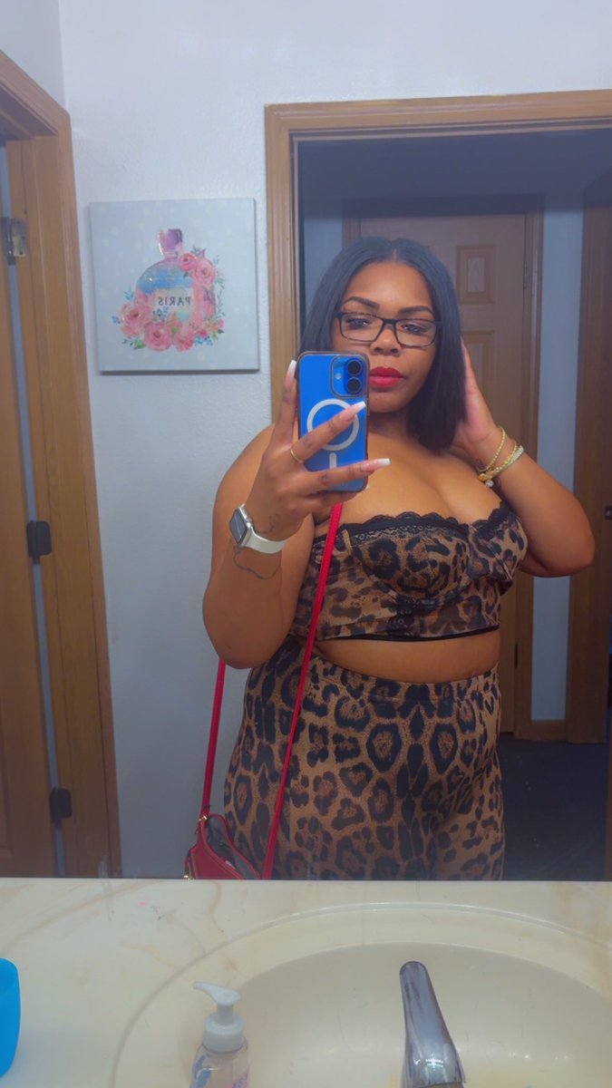 CallMeMsBanks tweet picture