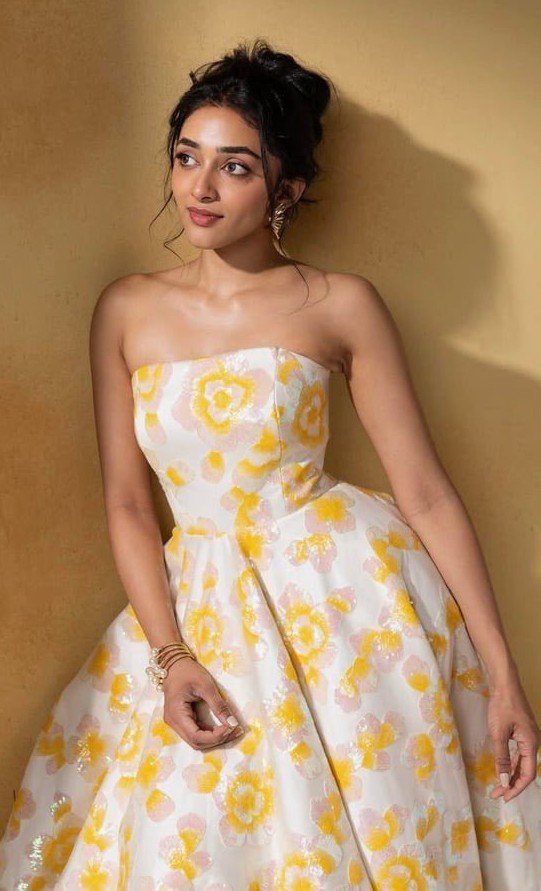 maheswaran339's tweet photo. Cute Angel #PreityMukhundhan from #idhayammurali promotions❣️❣️❣️ https://t.co/jBeotYtaLh