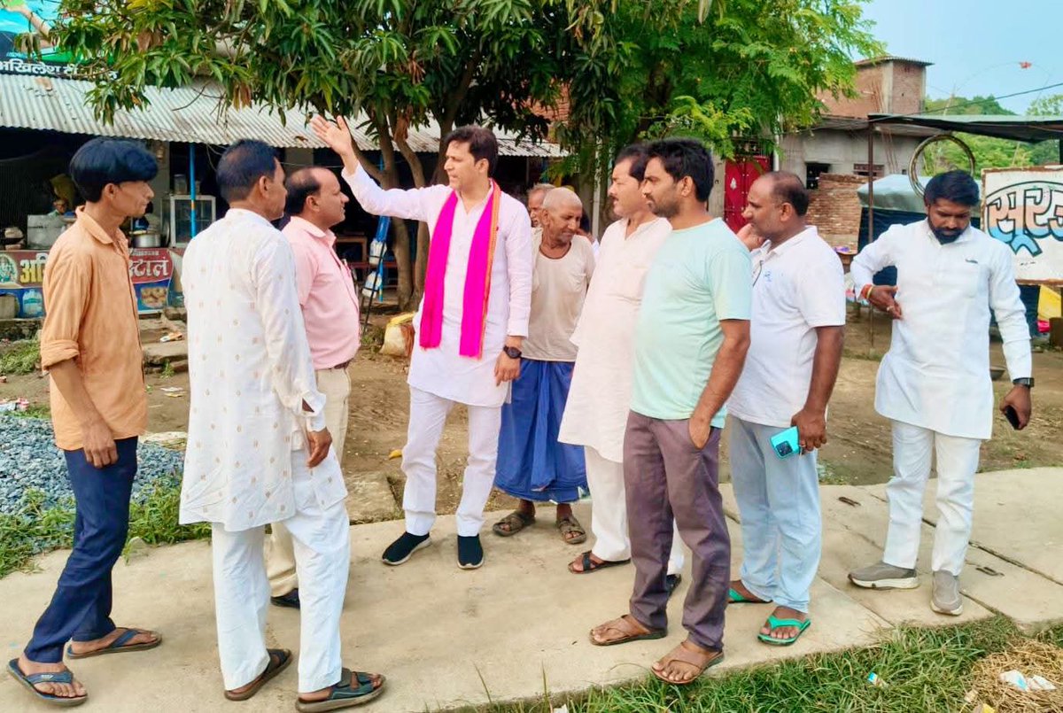 drrajeshyadavSP's tweet photo. @yadavakhilesh आज फरेंदा,लक्ष्मीपुर ब्लॉक में अपनों के साथ।
आपका #डॉ_राजेश_यादव, महराजगंज।
जय भीम-जय समाजवाद-जय PDA। https://t.co/UIiGbh8Skb