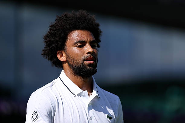 TheTennisLetter's tweet photo. Fils d. Raphael Collignon 7-5 6-1 6-3

In his first grass-court match since Wimbledon 2024, Arthur gets a much needed win.

A lot of questions coming into this event.

He missed Roland Garros and hasn't played a match since Rome.

✅23rd win of 2026

Hoping he can stay healthy and make a deep run.

🇫🇷