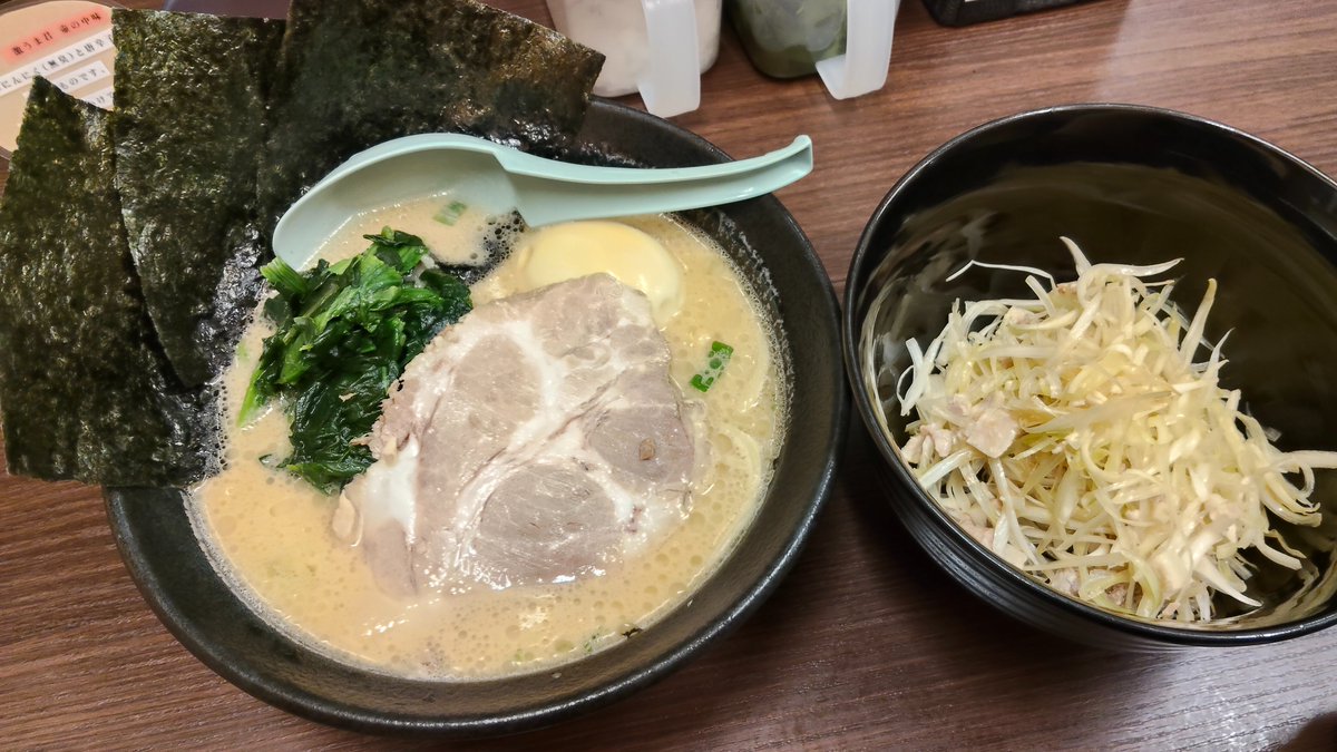 S0928Kannagi's tweet photo. そんな訳で昨晩シゴト前に
最後の晩餐をしてきt🍜😭……
（↑嘘つけ✋❗❓） https://t.co/ihdIOyA78V