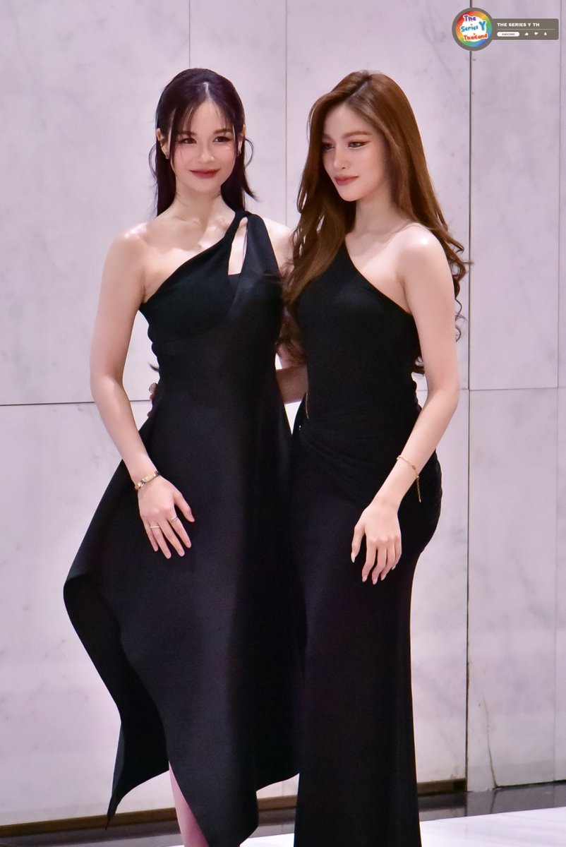theseriesy_th's tweet photo. "แตงกวา - เหนือ" ร่วมเดิน Purple carpet ในงานประกาศรางวัล "The Viral Hits Love Moment Awards 2026"

#TheViralHitsTKNurLoveMomentAwards
#TKNur #แตงกวาเหนือ 
#TKphinyanech #nurdesoraya
#TheViralHitsLoveMomentAwards2026 #LoveMomentAwards2026
#TheViralHitsLineUp2026 https://t.co/M1RLljGsnB