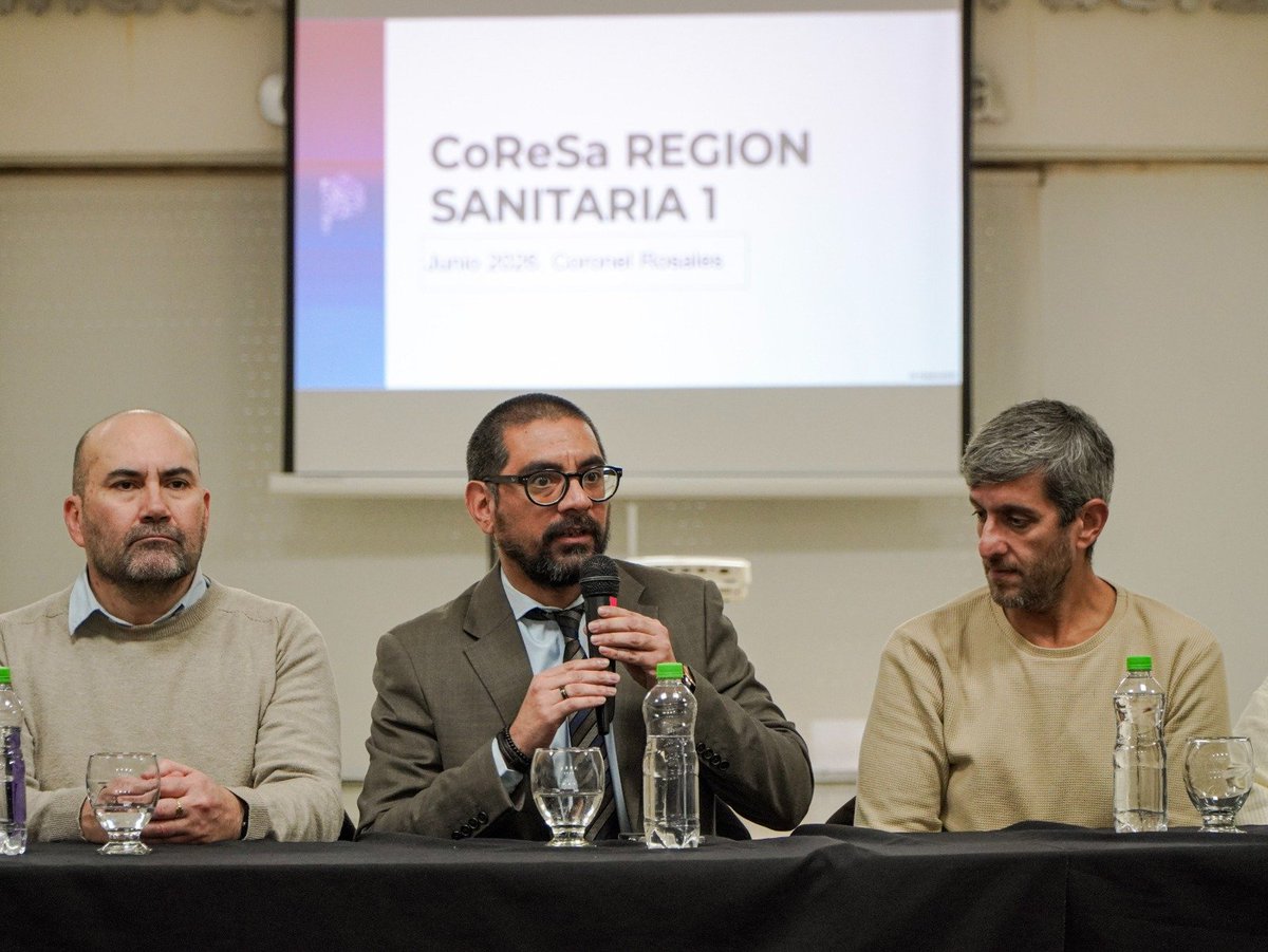 rodrigo_arist's tweet photo. Realizamos en Coronel Rosales una nueva jornada del Consejo Regional de Salud (CORESA) y el Primer Congreso Regional de Salud Mental, con la participación del director provincial de Salud Mental,  Mariano Rey, y equipos de toda la Región Sanitaria I.

Estos encuentros nos permiten compartir experiencias, coordinar políticas públicas y seguir fortaleciendo las redes de cuidado para brindar mejores respuestas a nuestras comunidades.
