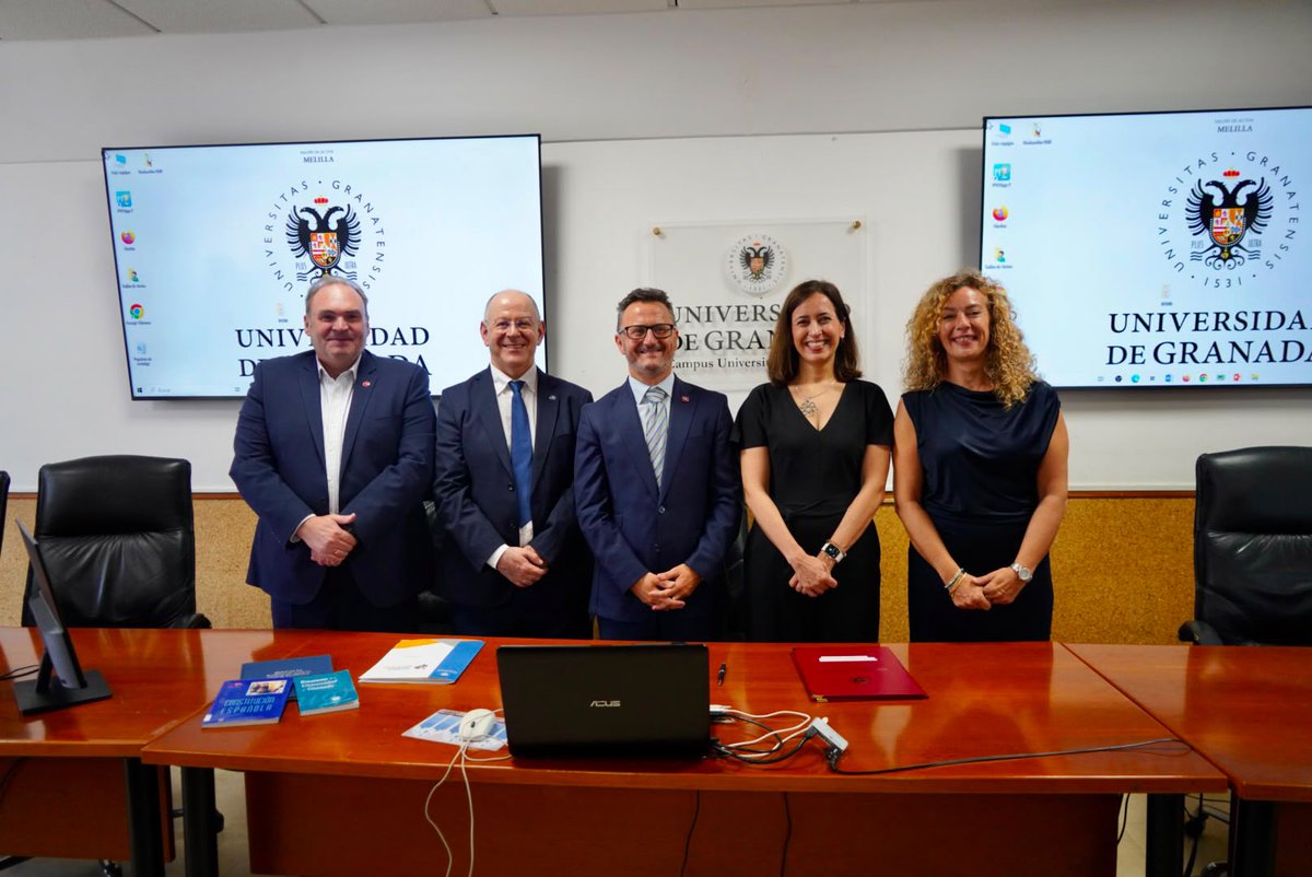 CanalUGR's tweet photo. 👔César Augusto Solano Galvis toma posesión como decano de la @SaludMelilla 

💼El acto ha contado con la participación del vicerrector @SdelBarrio y de la secretaria general @MCGarciaGarnica 

🎙️"Esta facultad pasa por un gran momento"

📸Noticia y vídeo: https://t.co/BTSbTrDVy7 https://t.co/qnsHPlGQpa