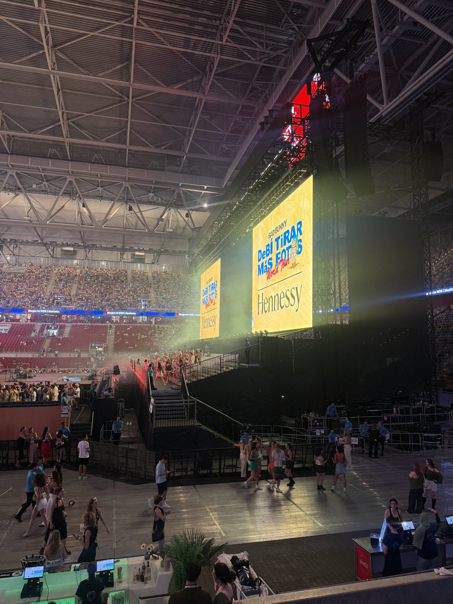 NElsapagh's tweet photo. 21.05.26
Best event i’ve ever been to 
Con mi mijor y mi amor benito titooo
Muchas gracias mi cariño por esta noche ♥️🐰🇵🇷 https://t.co/iC9PfkDLP4