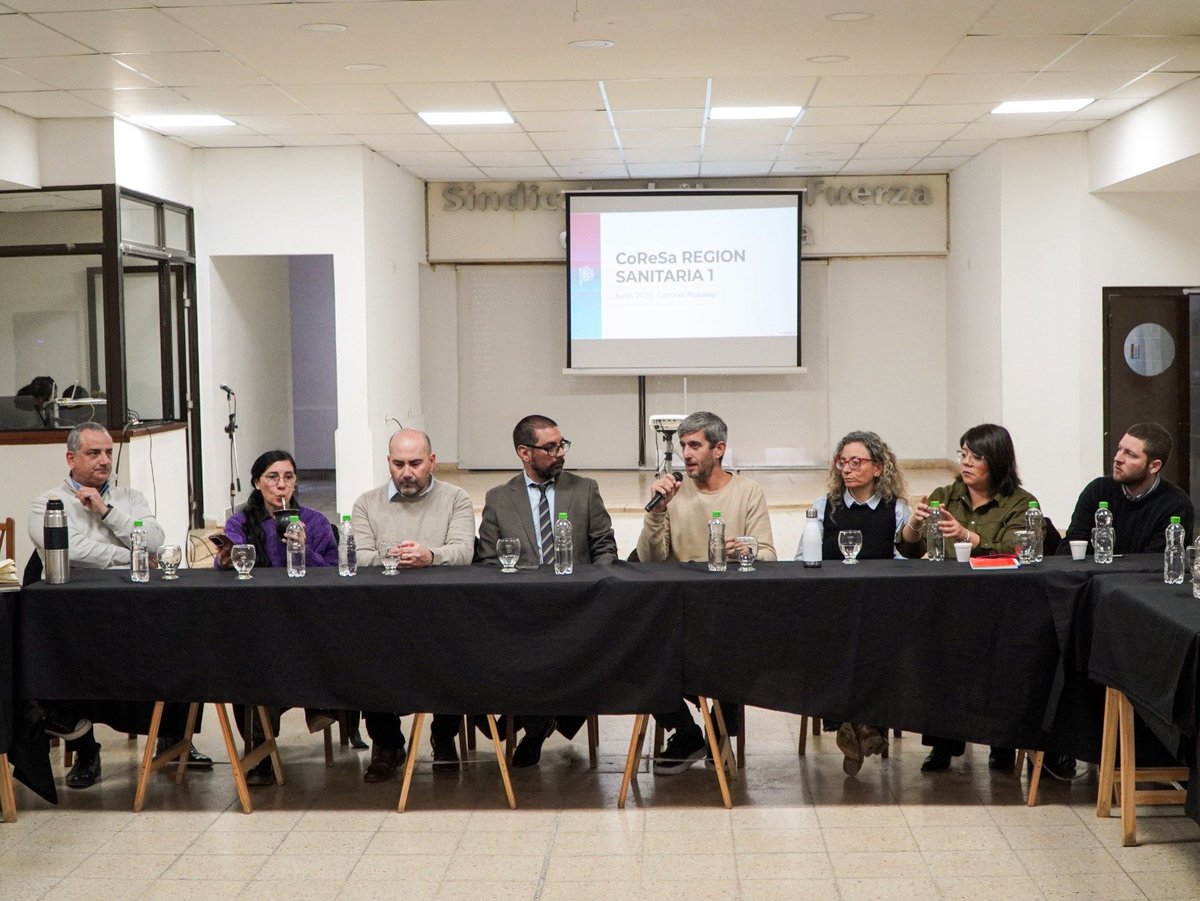 rodrigo_arist's tweet photo. Realizamos en Coronel Rosales una nueva jornada del Consejo Regional de Salud (CORESA) y el Primer Congreso Regional de Salud Mental, con la participación del director provincial de Salud Mental,  Mariano Rey, y equipos de toda la Región Sanitaria I.

Estos encuentros nos permiten compartir experiencias, coordinar políticas públicas y seguir fortaleciendo las redes de cuidado para brindar mejores respuestas a nuestras comunidades.