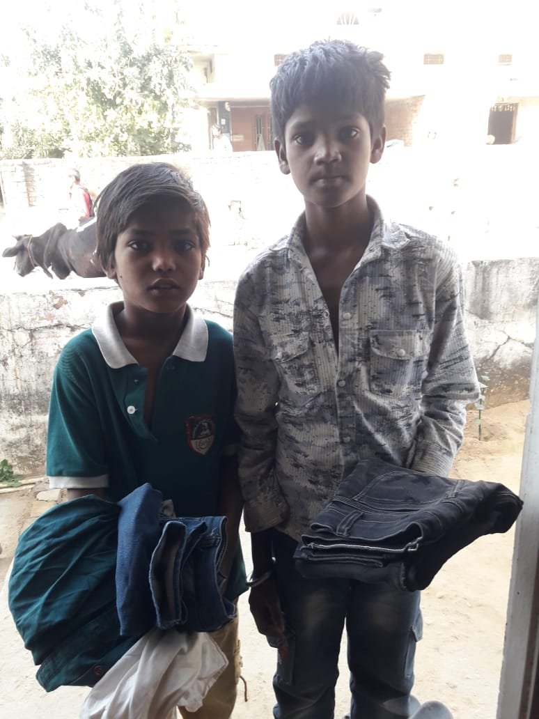 SbmChomu's tweet photo. नगर परिषद चौमूं 
Ulb code 800516
RRR केंद्रों(मुख्यमंत्री सद्भावना केंद्रों) पर विशेष वितरण अभियान चलाकर,जरूरतमंद लोगों को वस्तुओं का वितरण किया गया 
@MoHUA_India 
@LSG_Rajasthan 
@SmdsbmU 
@PMU_SBM_RAJ 
@SbmPmu 
#RRR 
#RRRCENTRE 
#Mukhyamantrisadbhavnakendra https://t.co/6b9cFd2UW5