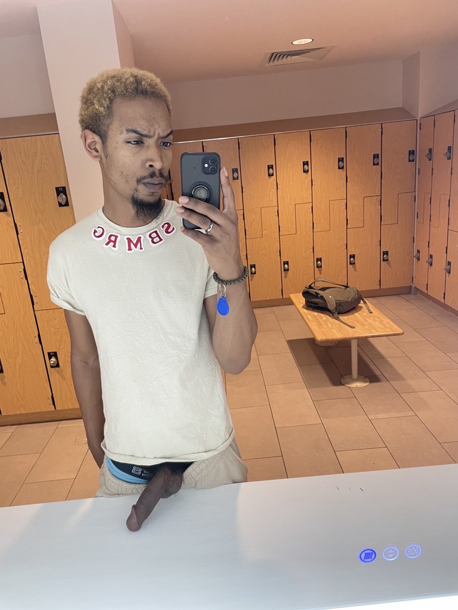 Handsum214's tweet photo. Looking for fine shit. Add me on snap 18+ only! https://t.co/xTg2iFJv7t https://t.co/yF14eVYGsW