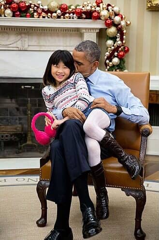 fijithedolly's tweet photo. @hashjenni same room btw…this little girl was kidnapped &amp; on the island with epstein, the clinton’s, obama, &amp; many more. https://t.co/3VhsVZglTX