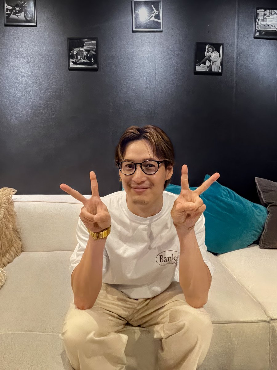 nihonchokuhan_'s tweet photo. あぁ早く言いたい…
MATSURIファンの皆様がコメントで盛り上がってくださっていて早く言いたい…

ぜひこのアカウントを
フォローしてお待ちくださいね🙌💕

@MATSURI_6_O 
@yuuki_matsuri 
@makoto_matsuri 
@kenji_matsuri 

#オフショット https://t.co/qK5bkig9GW