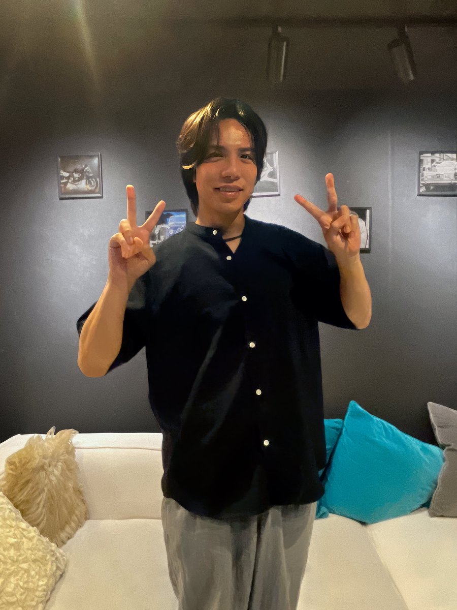 nihonchokuhan_'s tweet photo. あぁ早く言いたい…
MATSURIファンの皆様がコメントで盛り上がってくださっていて早く言いたい…

ぜひこのアカウントを
フォローしてお待ちくださいね🙌💕

@MATSURI_6_O 
@yuuki_matsuri 
@makoto_matsuri 
@kenji_matsuri 

#オフショット https://t.co/qK5bkig9GW