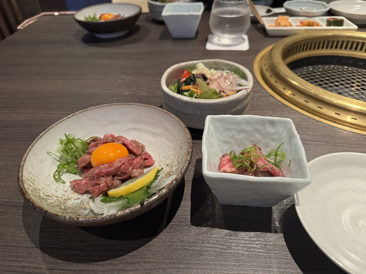 caquarp's tweet photo. 本日は誕生日！
嫁が美味しいところやプレゼント買ってくれてた！
社会人4年目になって、仕事も新部署のチームリーダーに任命されたりして、忙しい中色々と支えてくれて感謝しかない。 https://t.co/kTS1yupDb3