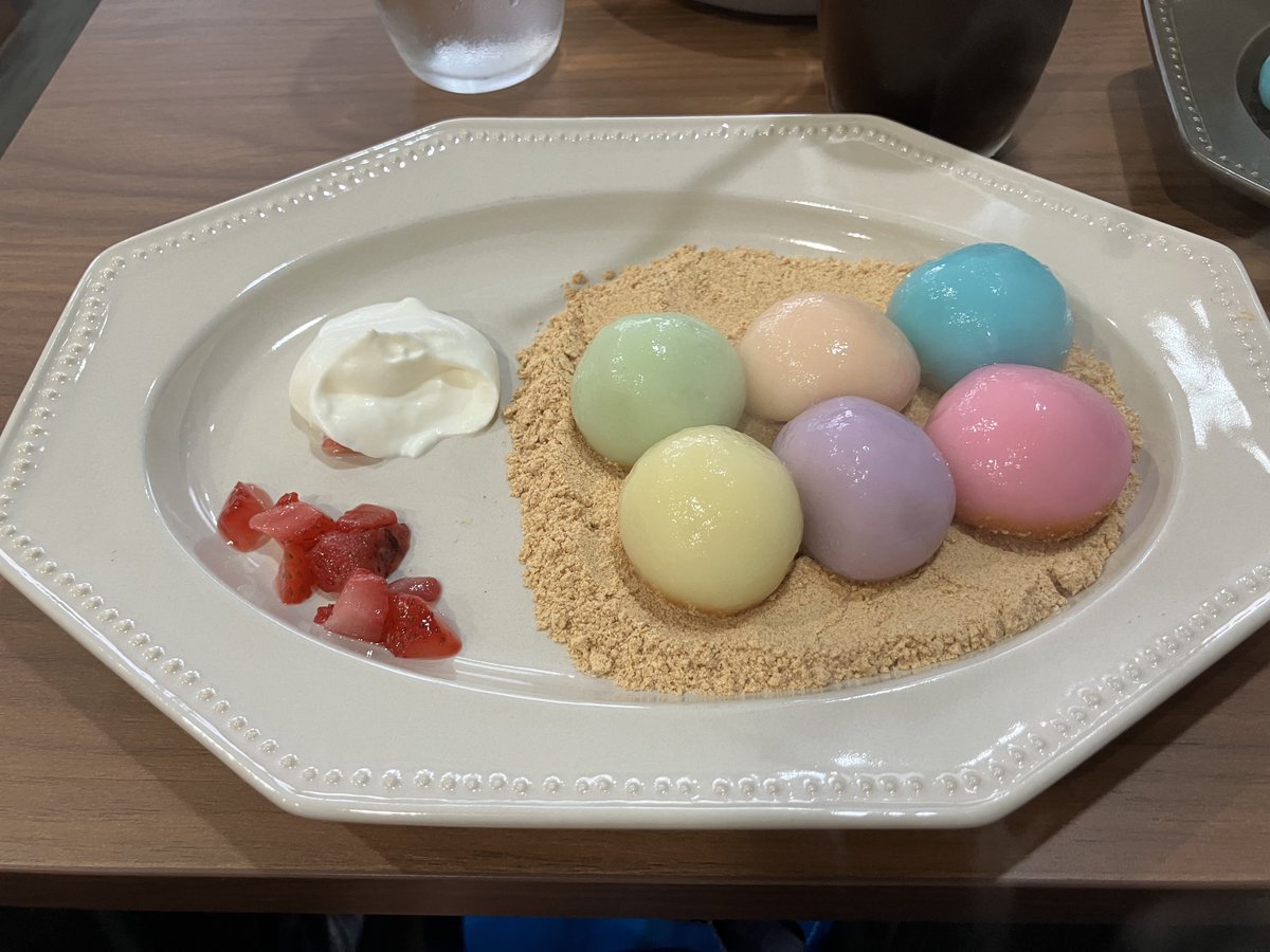 mutekirolent's tweet photo. 3枚目の写真はXにあげる許可を得て

もぶぴの写真やスト6の中山ディレクターの描いたカービィとか色々

店員さんも親しみやすく色々と話を伺う事ができとてもいい思い出となりました。

大阪行ったらまた行こう🤤 https://t.co/MxeYPcilFp