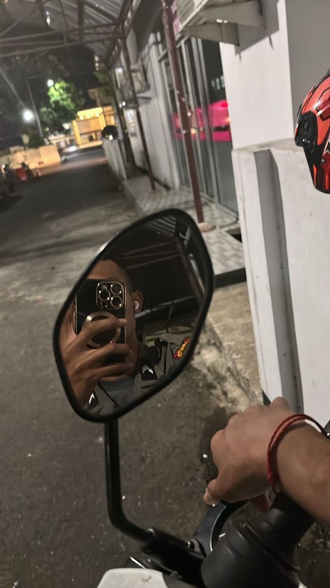 jianadra's tweet photo. 🂮. Main game sambil piket. https://t.co/dkRWRzYvje