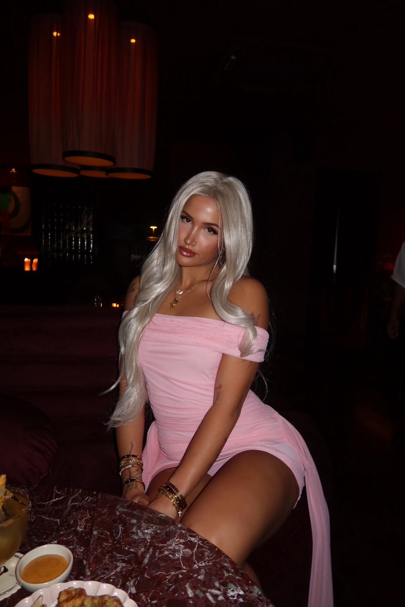 spoilscarlette's tweet photo. me sitting pretty looking innocent like I didn’t just rob 6 men and ruin 4 marriages 😂 https://t.co/GCNc67iJbv