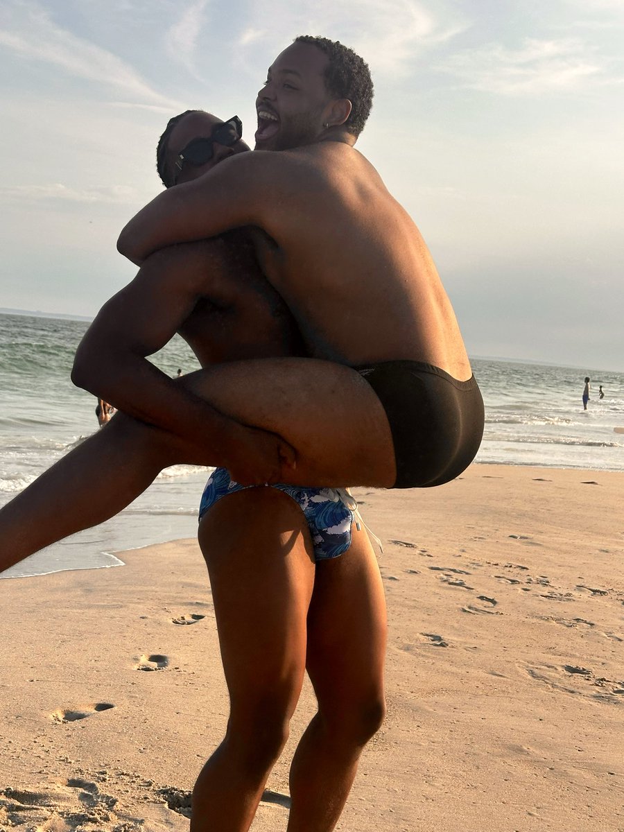 watwilljacobido's tweet photo. Me shaking ass at RIIS Beach https://t.co/9SoR17DWA8