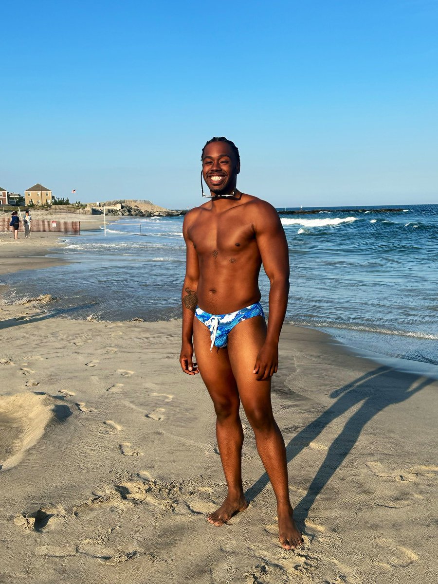 watwilljacobido's tweet photo. Me shaking ass at RIIS Beach https://t.co/9SoR17DWA8