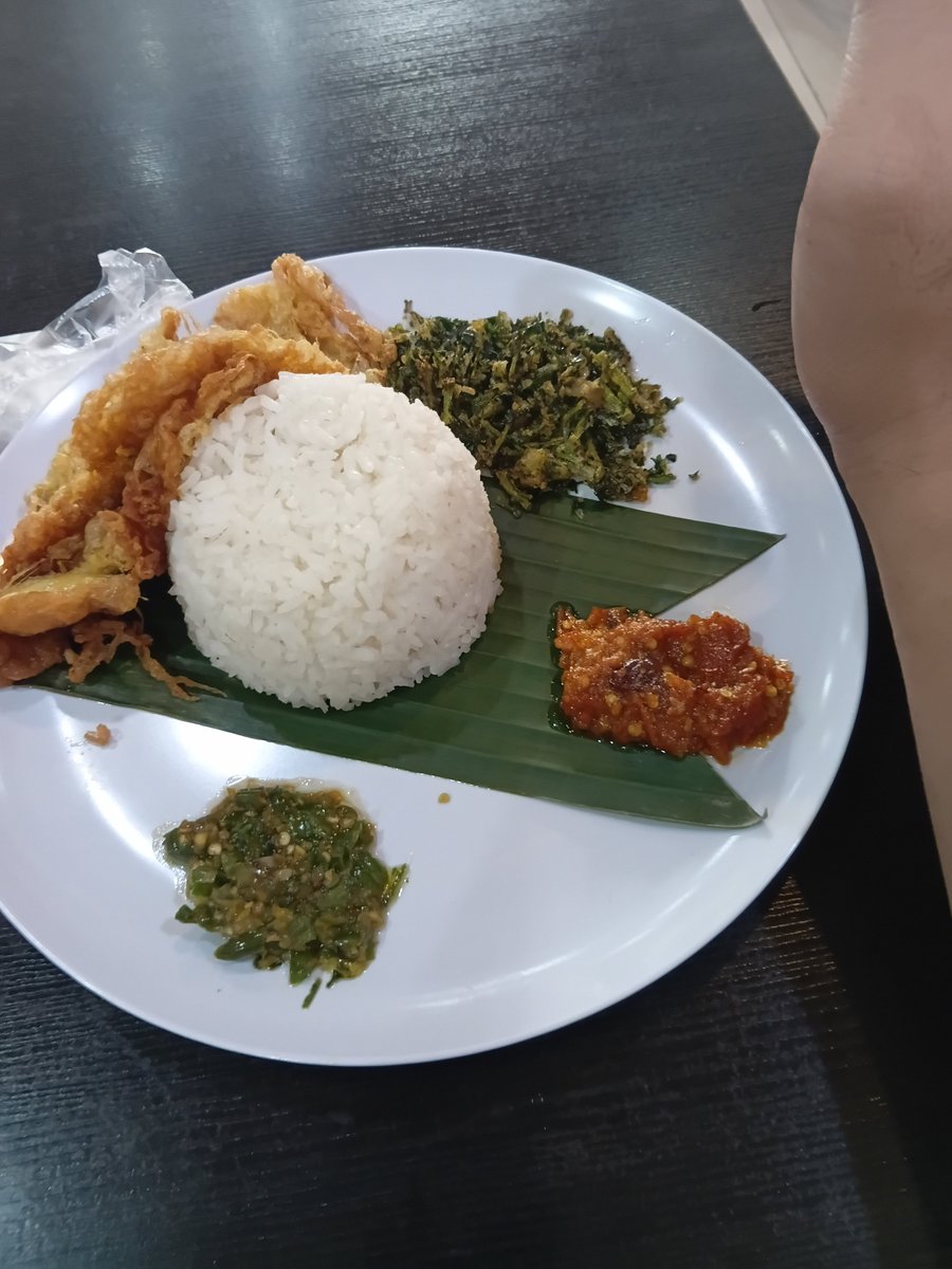 DongaJera24959's tweet photo. Asyik, makan Gratis ditraktir dadar Beredar Serta Selamat HUT3 
#dadarberedar #hut3dadarberedar #asyikditraktirmakan https://t.co/h0EKvf16Pj