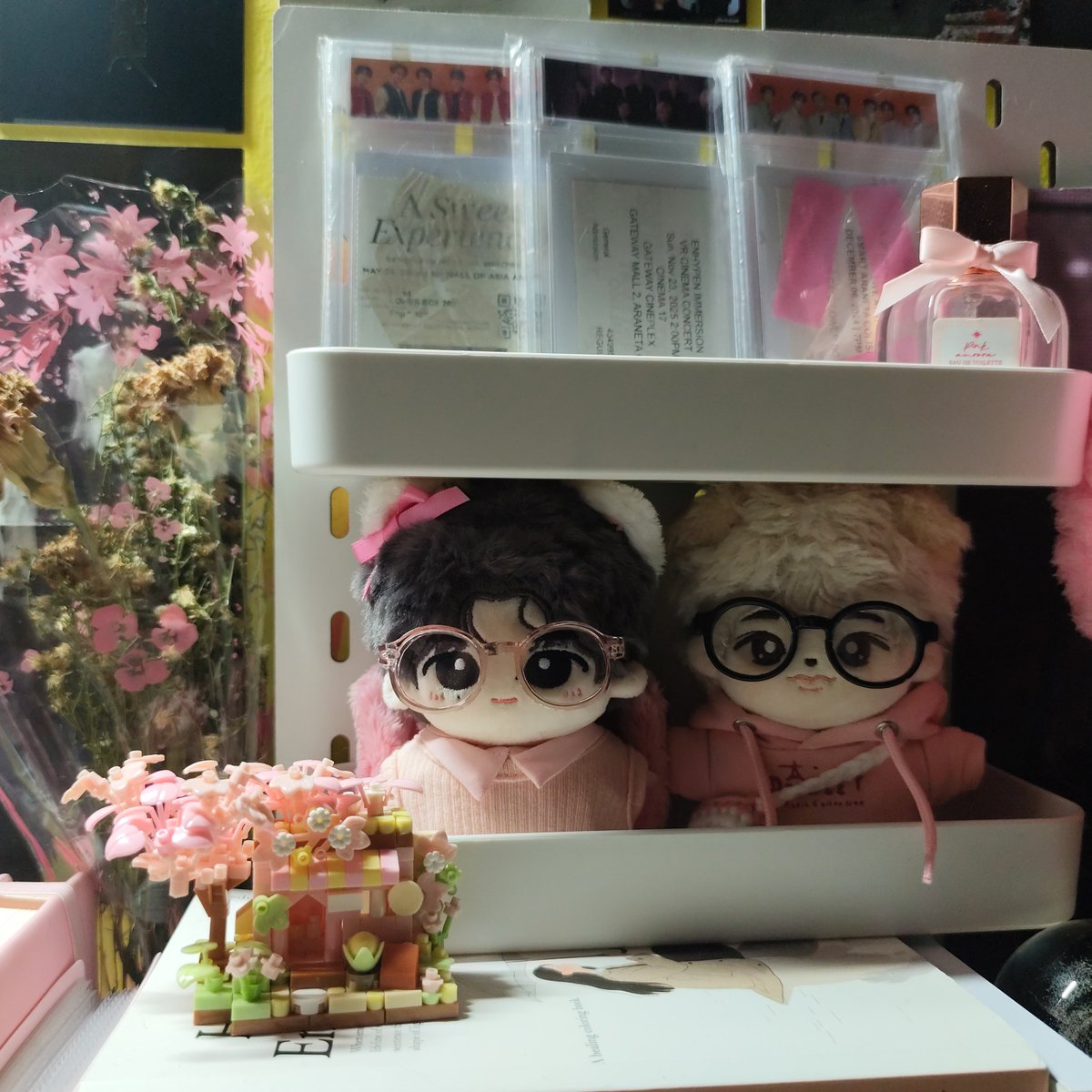kyesarin's tweet photo. 💌 #kyesarinbudolz | @yeouiduo

Received my Hoon Marie na po, finally! TYSM for being accomodating and super kind na seller po huhu... Tho I was expecting na nakabox or bubble mailer man lang shea since may pf. Bukas na kasi yung pouch nung makarating sakin🥹

{#thx2esa} https://t.co/PBONxoc88L