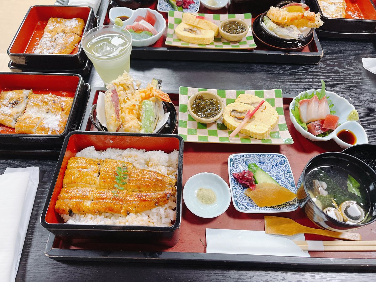 choco__USSS's tweet photo. 今日のお昼はうなぎを食べたよ〜
量多すぎたけどとても美味しかった👍🏻⟡.· https://t.co/Jjl6Gh1OnN