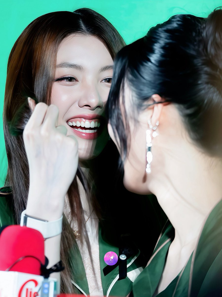 LingOrm_BH's tweet photo. ขอให้ทั้งสองคนเป็นความสุขและรอยยิ้มของกันและกันแบบนี้ตลอดไปเลยน้าา 🥰💚

GRAB LINGORM EVENT
#GrabThaiRaresxทททxLingOrm
#หลิงออม 
#LingOrm https://t.co/qaKWm1lsI3