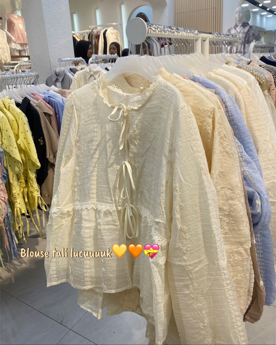 preftyc's tweet photo. TIM HEMAT... MERAPATTTT!!

Aku nemu toko hidden gem lagi! Start 35k udah dapet baju cakep2 nan lucu and yes... ada online store-nya juga 🙌 https://t.co/6ngHfMlQH3