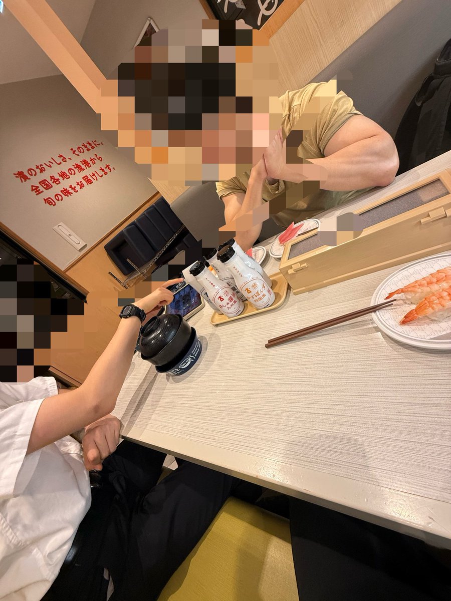 kfr_squirrel's tweet photo. 19時頃夕飯食べたのにトレーニー深夜のタンパク質摂取の集いに招集される https://t.co/lD7a6sZzxg