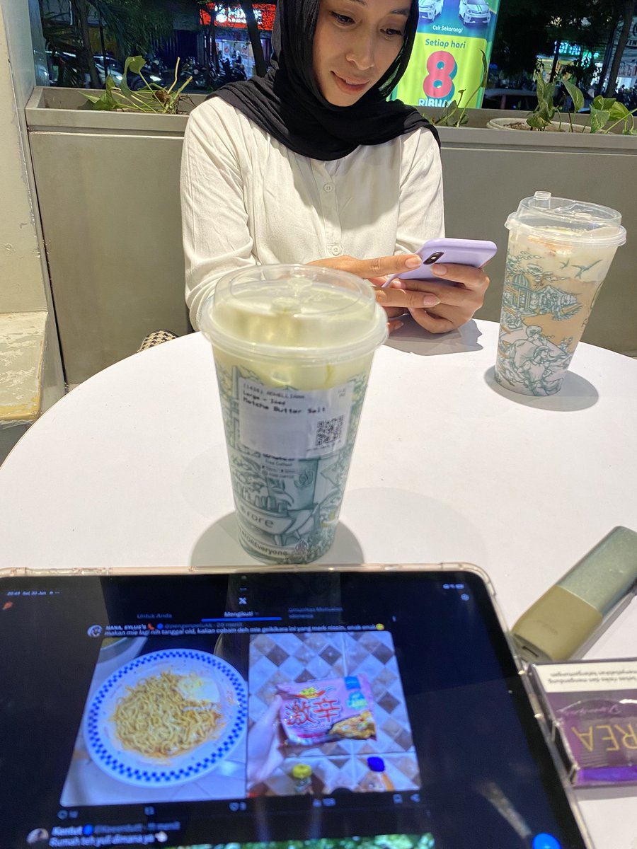 esjelly_'s tweet photo. in this economy punya teman yang suka ngajak nongkrong dan bisa bayarin itu suatu anugrah🫰🏻🥰 https://t.co/pS5QvEHZMk