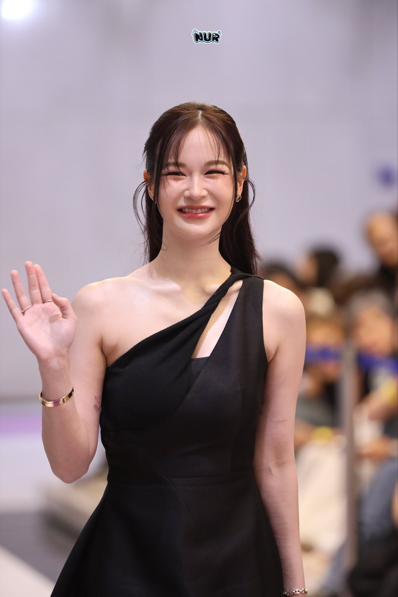 NurOfficialTH's tweet photo. สวยมาก น่ารักมาก รวมกันแล้วลงตัวสุด ๆ ✨🤍🐬💓

#nurdesoraya #TKNur
#TheViralHitsTKNurLoveMomentAwards https://t.co/EDbOafqiFH