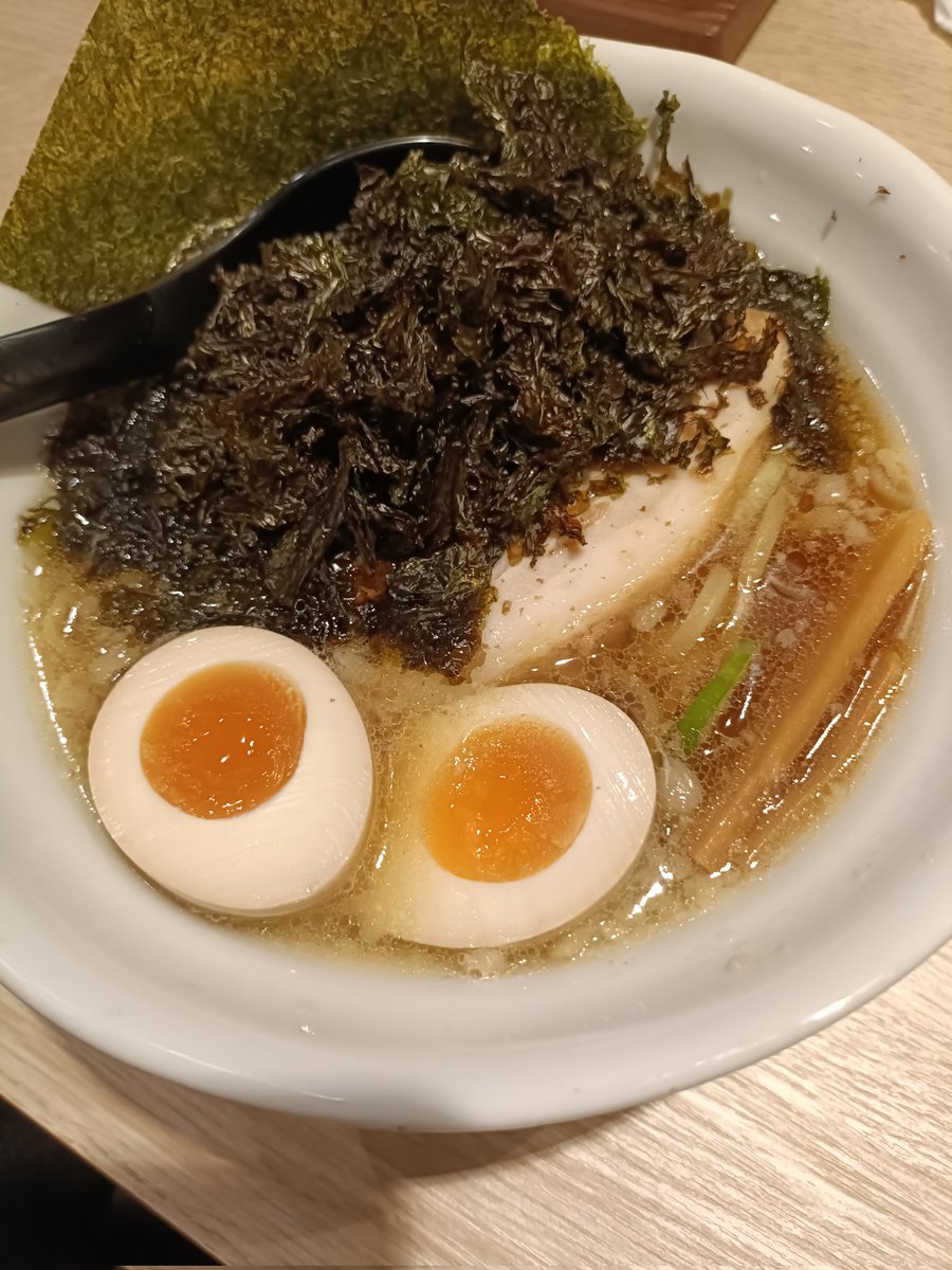 shima__3's tweet photo. まんばけんの醤油アリだった。調子に乗ってネギチャ…野菜丼は多かったです。 https://t.co/0rV5CXbdY2