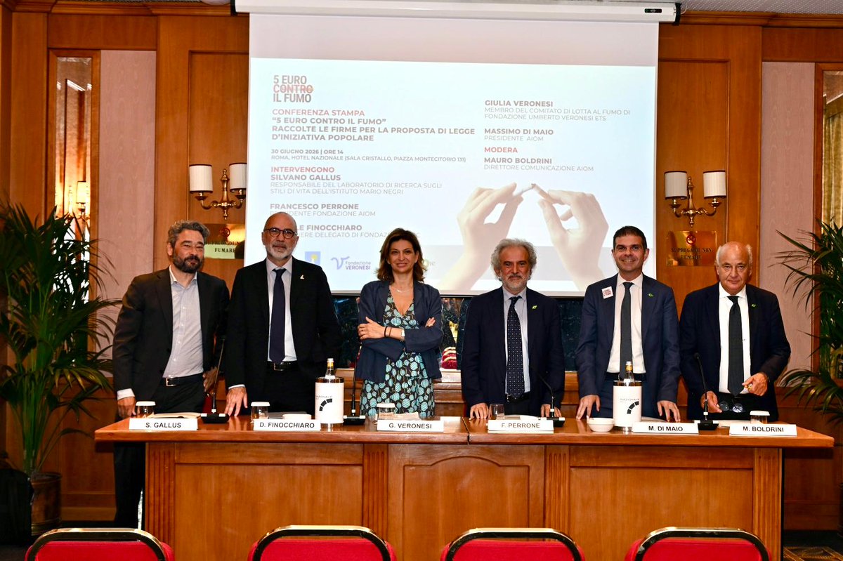 AiomFondazione's tweet photo. AIOM, @AIRC_it , @Fondaz_Veronesi e Fondazione AIOM a Roma per la conferenza stampa sulla campagna #5eurocontroilfumo
Insieme abbiamo ribadito la necessità di calendarizzare quanto prima la discussione della proposta di legge in Senato. https://t.co/Nb1l0wNOoK