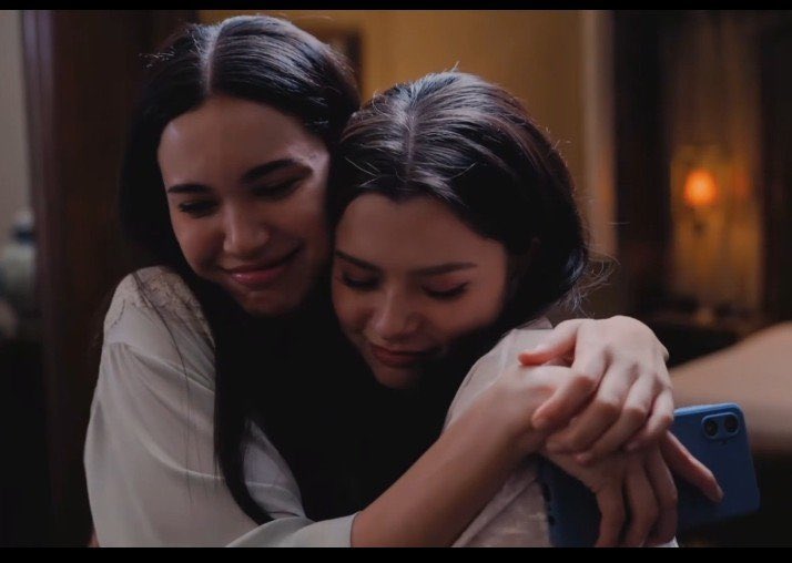 chcsabacs's tweet photo. going from onscreen enemies to offscreen besties is the best trope ever 😭❤️ The way they instantly comfort each other after doing those heavy, intense scenes shows how close they really got. thank you for taking such good care of Becky, Renee!🥺❤️

#beckysangels https://t.co/qQQJh9UutV