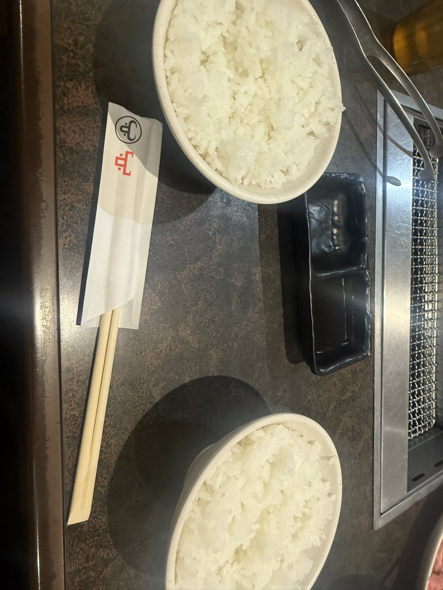 Chang_exvs's tweet photo. 柿ピー先生と肉
2枚目はライス間違えて2杯頼んだやぬ https://t.co/VYBpZhvI20