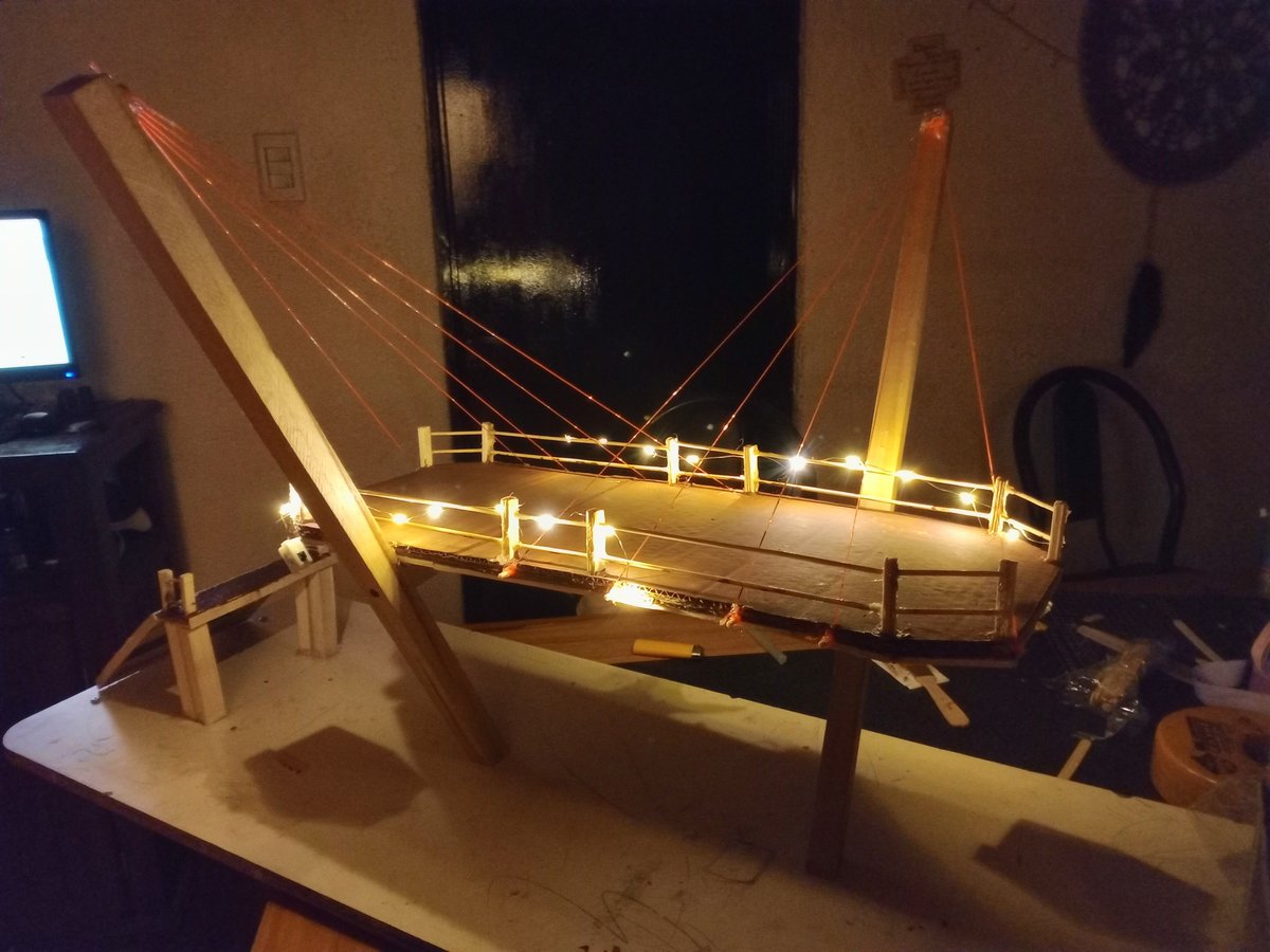 MimiSpoetr81024's tweet photo. (de antemano les pido mil disculpas a mis mutis de arquitectura e ingeniería)
todavía no está terminado, menos mal este puente no existe de verdad pq se nos cae todo PERO MIREN, tiene lucecitas 🥳 #studytwt #studytwtesp https://t.co/JxWFc2lTO1