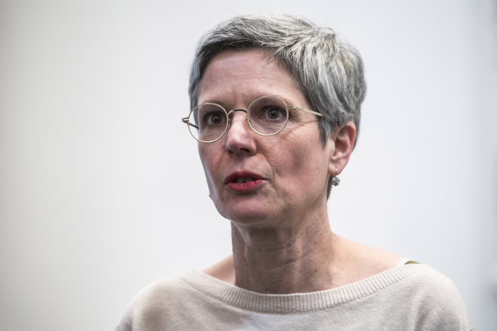 NoviaNewsGroup's tweet photo. 🚨🇫🇷 ALERTE INFO | Sandrine Rousseau appelle les écologistes à « soutenir la candidature de Jean-Luc Mélenchon » à l'élection présidentielle. https://t.co/VtdIVDlhEQ