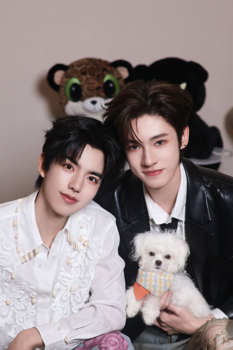 Clover_vendery's tweet photo. เฟรมคู่น่ารักมาก งานแจกรูปมาฉ่ำจริงแต่ขออีกนะคับ 😍

#ollie #shuyuan 
#DeepinTheAct #DeepIn https://t.co/KSvlZQimNy