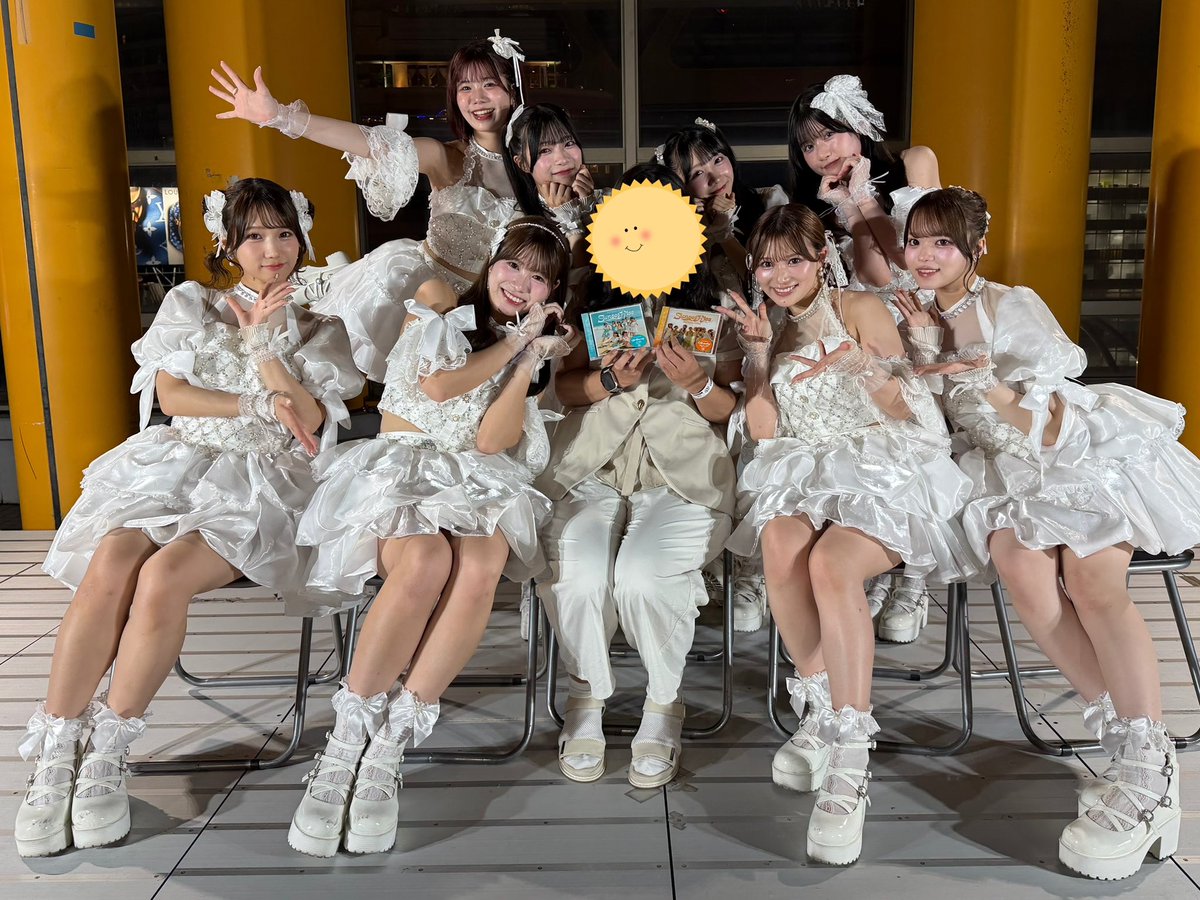 umixand's tweet photo. 盤を手にしたら高まり過ぎて、#スパガ 17年目にして、いや、オタク人生で初めて…CDを手に撮ったオタク初心者の図😂🌈

ママじゃない！ガチ恋！言ってるけど、私、この子達を産んだかも…！もちろんこんな可愛い良い子達は私からは生まれませんが！！！の現実に明日もスパガ！#サンキス リリース日💋🌅 https://t.co/g5XoSGa0Q2