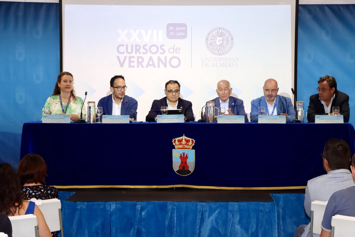 ualmeria's tweet photo. 🎓 Arrancan los XXVII #CursoDeVerano de la #UAL.
21 seminarios, 237 ponentes de prestigio y más de 630 personas matriculadas para abordar algunos de los grandes retos de nuestro tiempo desde ocho sedes de la provincia.
Más información 👉 https://t.co/AZVzFx91Cb
#SoyUAL https://t.co/29zwE8Olph