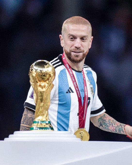 Cr7stianismo_'s tweet photo. Solo paso por aquí para recordar que Argentina "ganó" el último Mundial con un futbolista DOPADO (que sepamos) en plantilla y no le quitaron la copa.

Y que este año no le han hecho ningún control antidopping. https://t.co/pOjagvZNqz