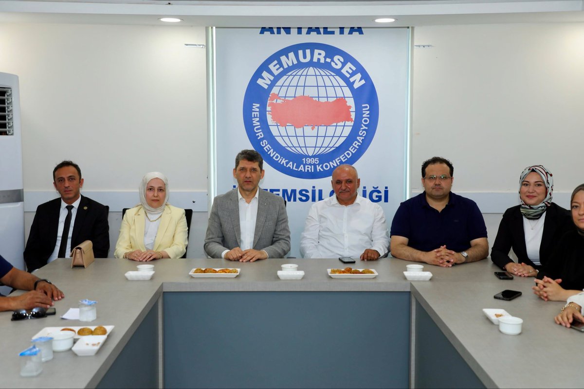ebsantlya1kadin's tweet photo. Memur-Sen Antalya il Temsilciliği olarak Ak Parti İl Başkanı Sayın Ali
ÇETİN ve yönetimini il binamızda
ağırladık .Kendilerine ziyaretleri için teşekkür ediyoruz. https://t.co/OnRNRjTup2