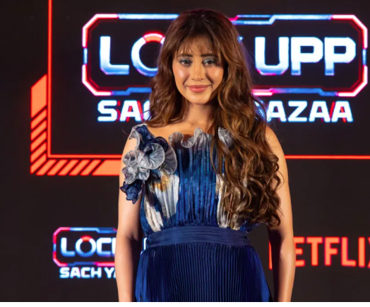 The_Drama_Dose's tweet photo. HOT TAKE 🚨

Shivangi Joshi came into #LockUpp with massive expectations, but so far she's fading into the background. 👀

A show like LockUpp rewards contestants who speak up, take risks, and become part of every major conversation. Right now, Shivangi's presence feels far quieter than fans were hoping for.

There's still plenty of time to turn things around—but the clock is ticking. ⏳

Do you think Shivangi is playing it safe, or is she waiting for the right moment to shine? 👇🔥

#ShivangiJoshi #LockUpp2 #DailyDramaDose #TrendingNow