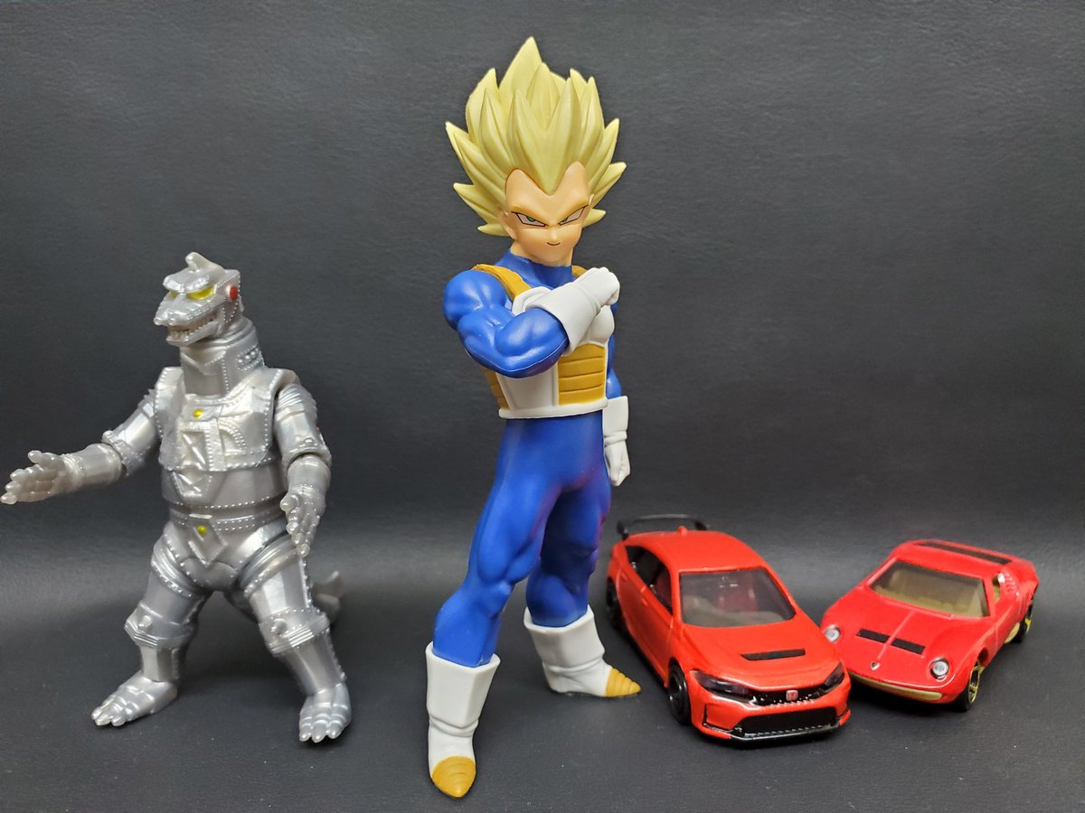 RT @mosu_XYZ: #夜のフィギュア撮影会 お題「フリー」 プライズなん