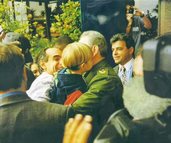 FSoldadodeIdeas's tweet photo. #FidelCastro en Brasil, el 30 de junio de 1999.

https://t.co/tmKApfu7bi
#100AñosConFidel #Cuba  #SomosContinuidad #RevoluciónCubana https://t.co/q9jpXDgmFV