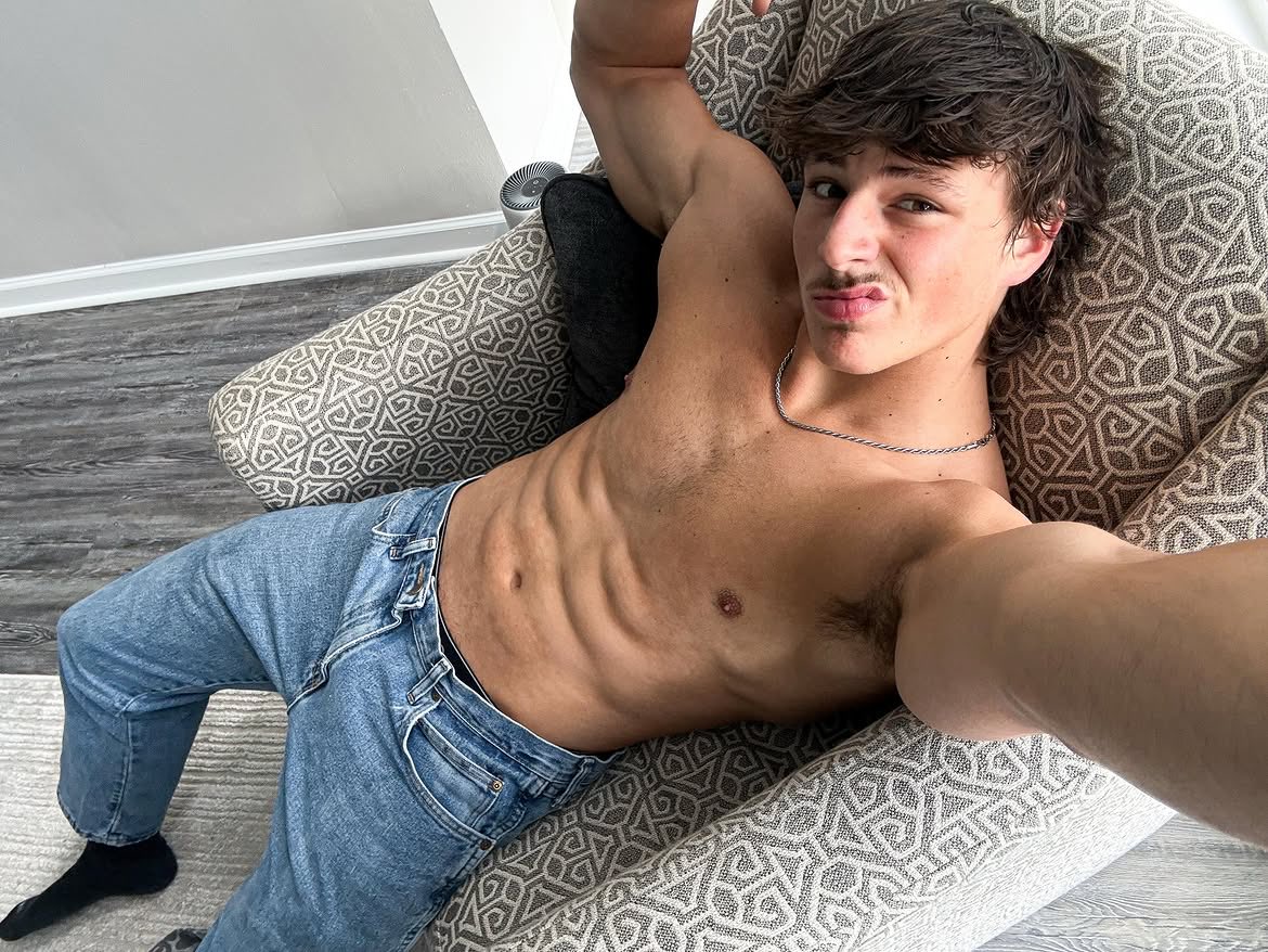 ATALPHAAMMM_'s tweet photo. Good morning, boys 😈 https://t.co/j2ZRrxObrQ