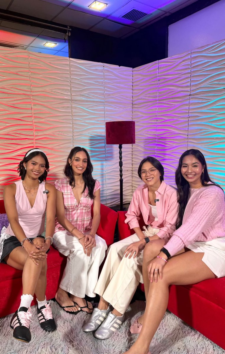 tintmznalways's tweet photo. Abangan! 😉🎤🎙️💙💛🩷

💚🏹 https://t.co/dWBru5qjbL