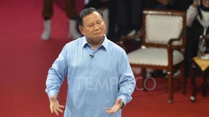 Stakof's tweet photo. Rocky Gerung menilai bahwa Kopdes Merah Putih itu menyelamatkan Indonesia dari kapitalisme.

Sementara Budiman Sudjatmiko mengatakan: menggagalkan MBG atau melawan Prabowo adalah melawan misi kenabian.

Sejauh ini, kedua orang inilah yang paling jauh. https://t.co/0vbzmPF5fk