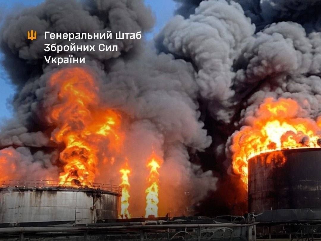 Heroiam_Slava's tweet photo. Russia is negotiating the import of petroleum products, — Peskov.

Why ? What happened ? Is this because of black clouds over Russia ? https://t.co/OD4jIn2VoY