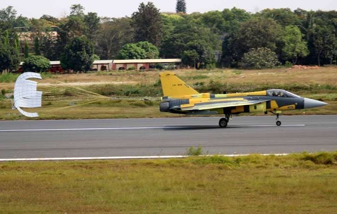 dipusaha665's tweet photo. DRDO’s RCI has signed a Licence Agreement for Transfer of Technology (LAToT) with HAL for indigenous production of Electro Hydraulic Servo Valves — critical components for flight control systems of LCA Tejas fighters.
This will strengthen self-reliance in avionics, reduce import dependency, and accelerate Tejas production & upgrades. 🇮🇳✈️
#DRDO #HAL #IndianAirForce #DefenceIndigenisation