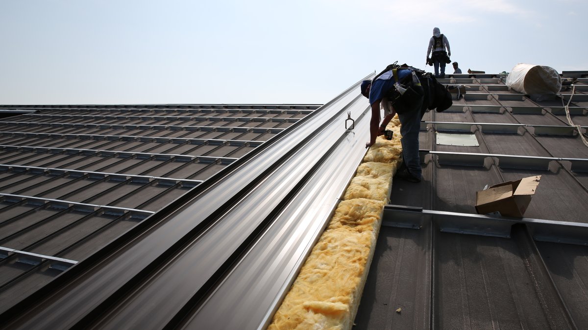 RoofHugger's tweet photo. Not all retrofit systems are built the same. ⚠️

Roof Hugger's engineered, tested sub-purlin systems create a code-compliant foundation for a new standing seam roof. Proven on over 100 million sq. ft. of metal roofing because performance starts beneath the panels. https://t.co/g67TzyrPuk