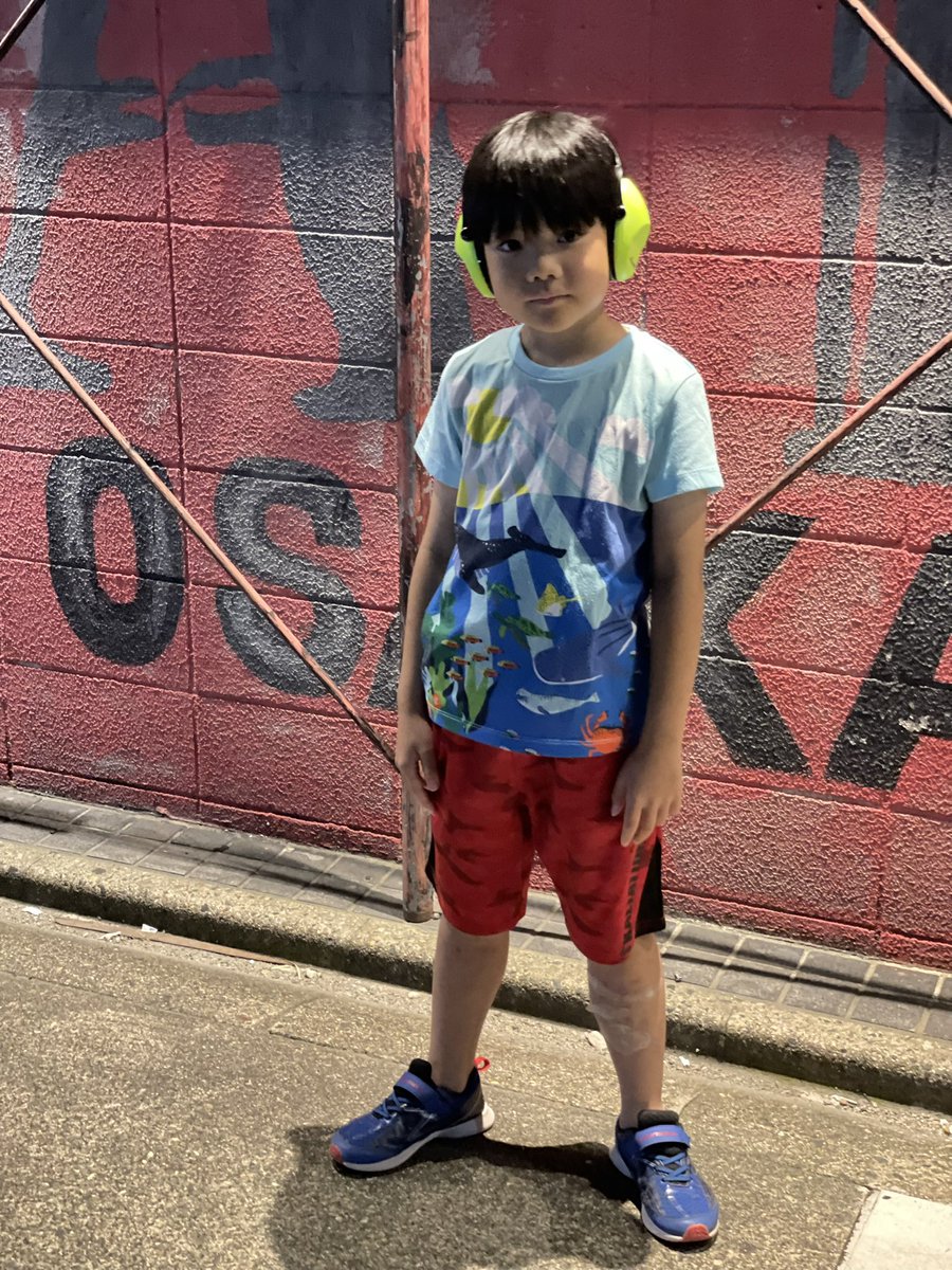 kuchannel2018's tweet photo. 初めてのライブハウス♪
耳が心配だったからイヤーマフ持っていったけど全然大丈夫だった！
知ってる歌も知らない歌もあったけど
ノリノリでめちゃくちゃ楽しかった
ライブ終わりになぜかカッコつけたくなったの何で？
#麗麗
#ナゴヤ座
#ライブ
#LIVE
#ライブハウス https://t.co/pM9RSIfuZr